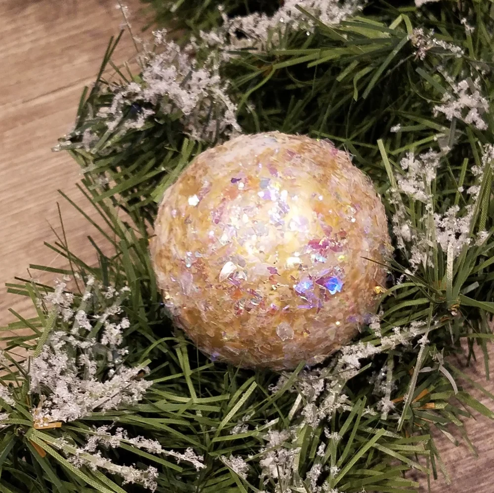 🎄Icy Pinecone & Bulb Wreath🎄